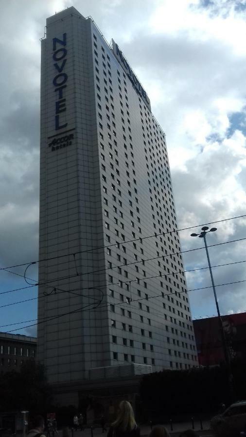 Metro Centrum Bed Warschau Exterior foto